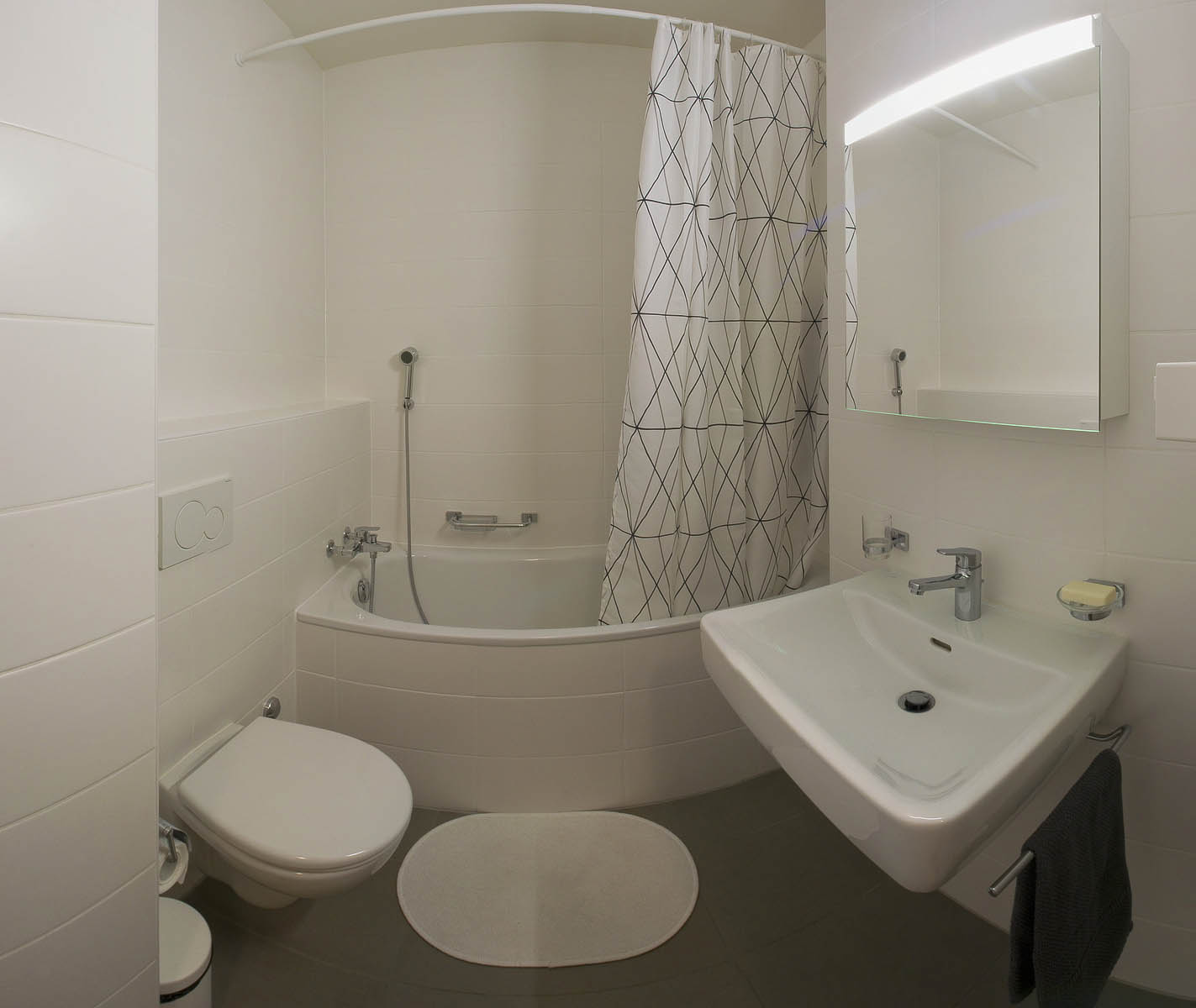 Photos panoramique de bien immobilier pour la vente ou la location, en Suisse ou en France.
Visitez www.eshortrental.com pour plus d'informations.