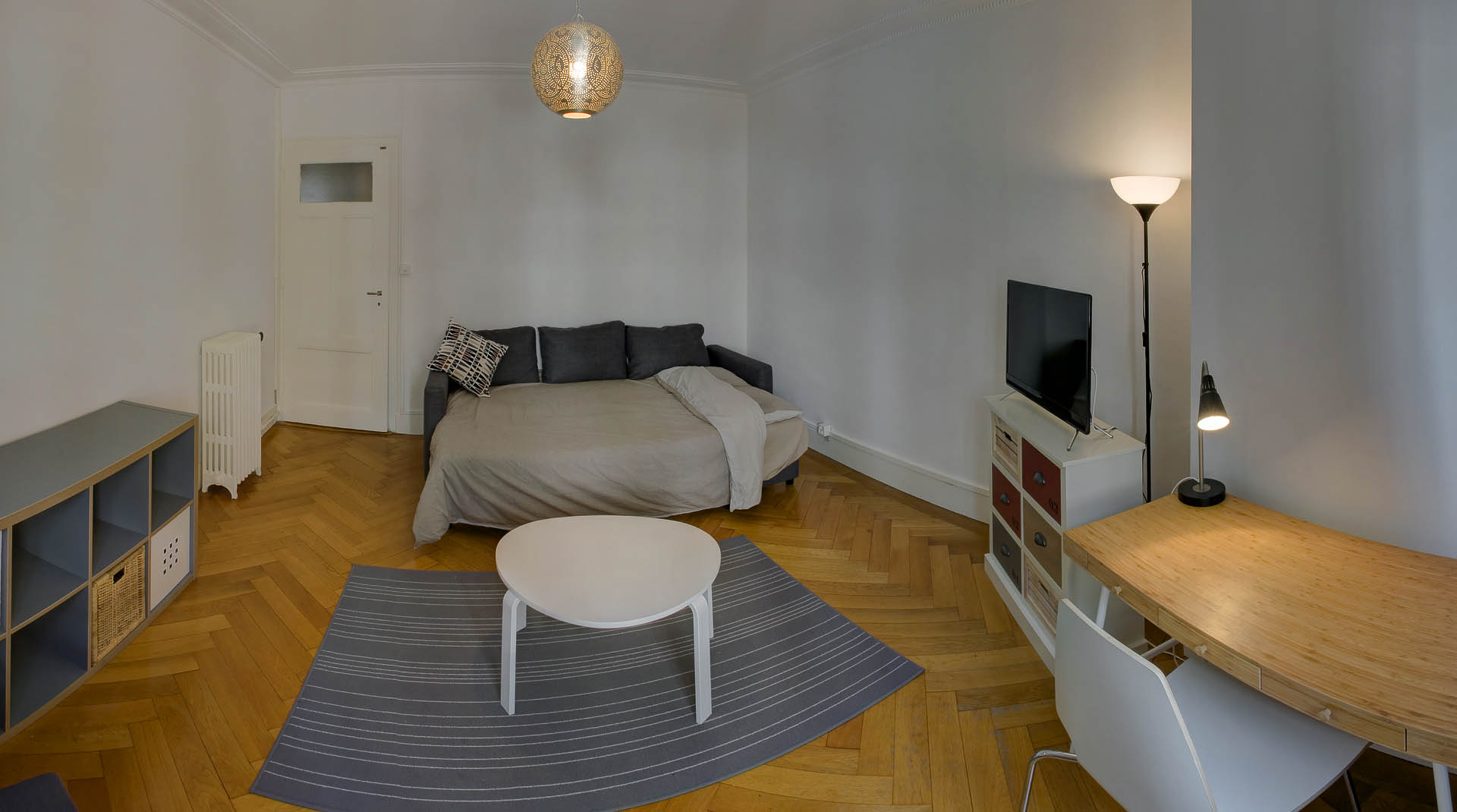 Photos panoramique de bien immobilier pour la vente ou la location, en Suisse ou en France.
Visitez www.eshortrental.com pour plus d'informations.